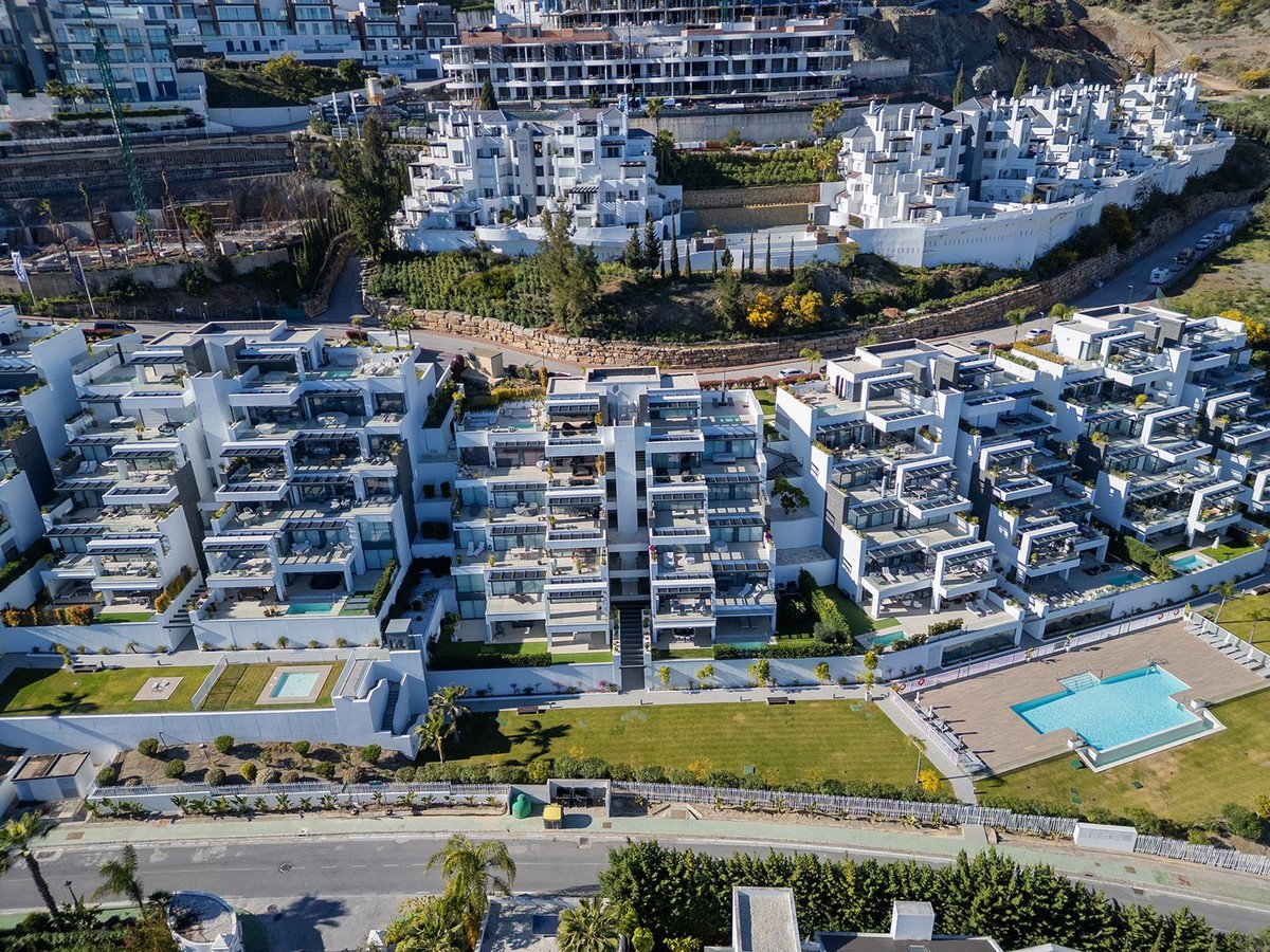 2 Bed Middle Floor Apartment in La Quinta