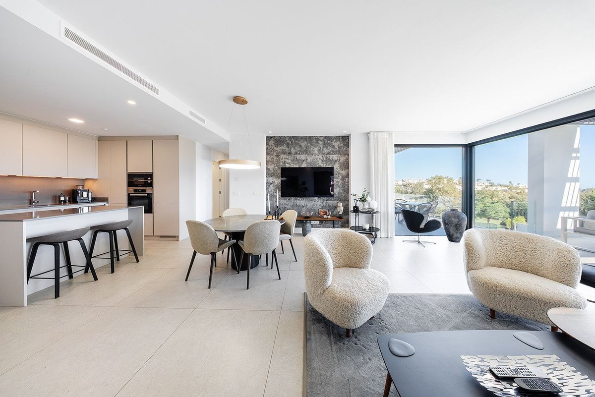 2 Bed Middle Floor Apartment in La Quinta