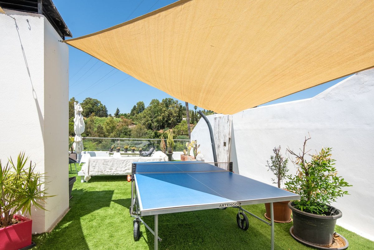 3 Bed Top Floor Apartment in Benahavís
