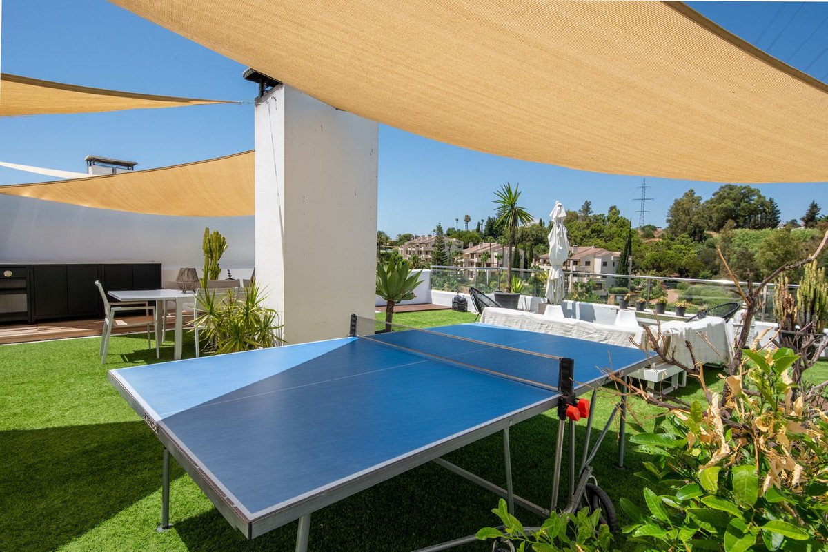 3 Bed Top Floor Apartment in Benahavís