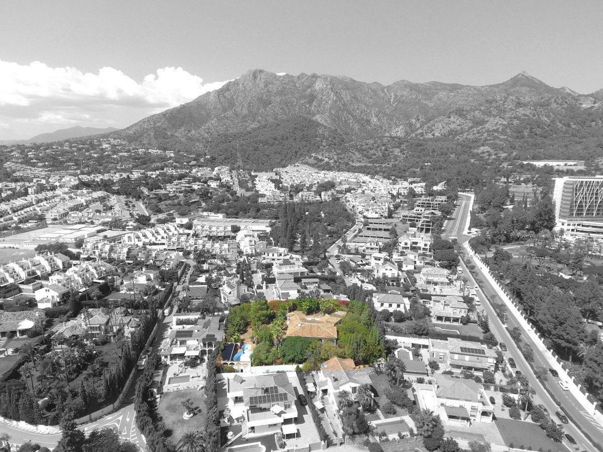 6 Bed Detached Villa in Marbella