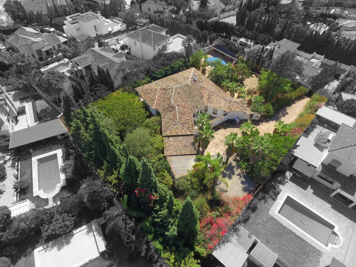 6 Bed Detached Villa in Marbella