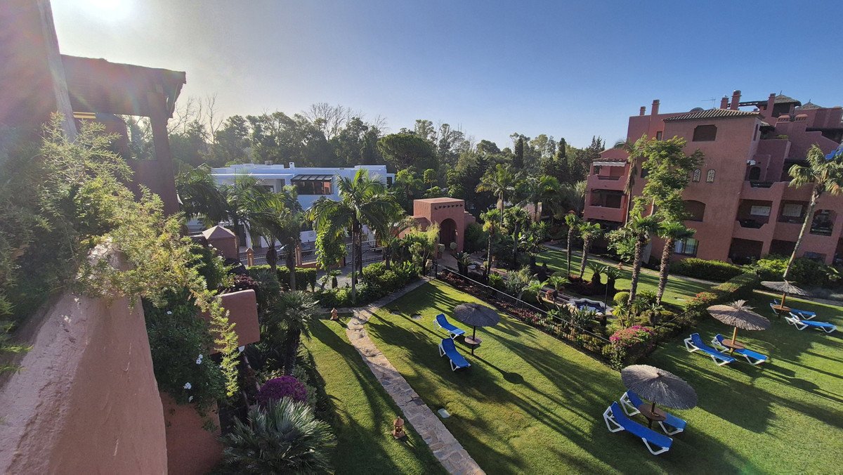3 Bed Penthouse Duplex in Guadalmina Baja
