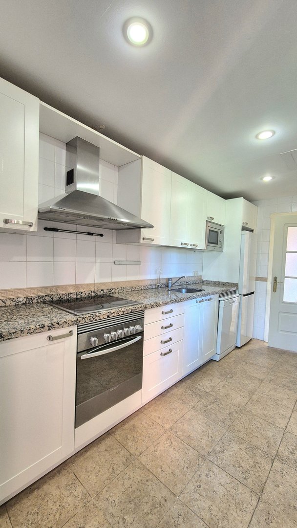 3 Bed Penthouse Duplex in Guadalmina Baja