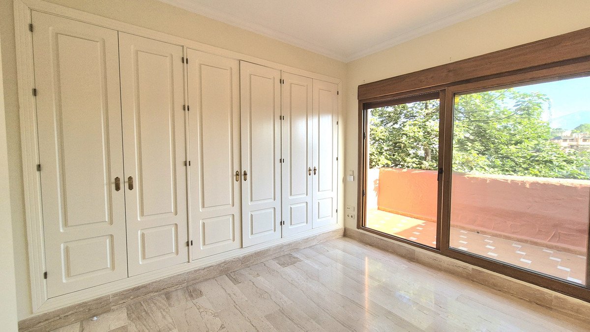 3 Bed Penthouse Duplex in Guadalmina Baja