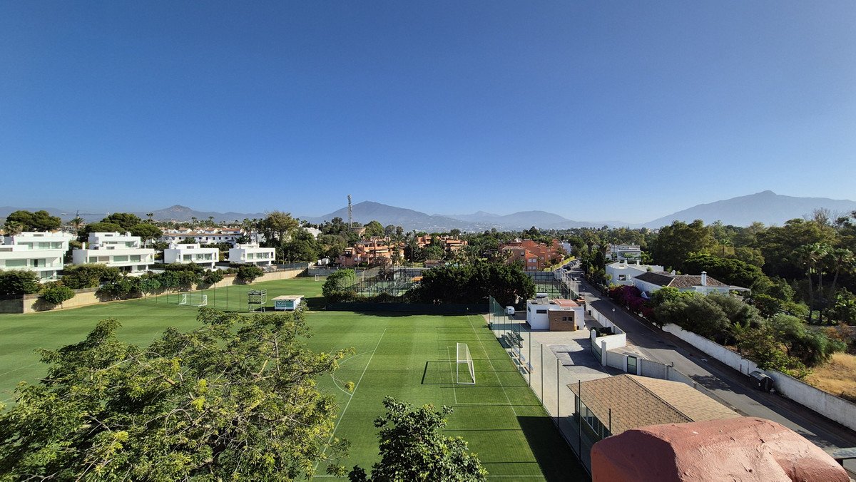 3 Bed Penthouse Duplex in Guadalmina Baja