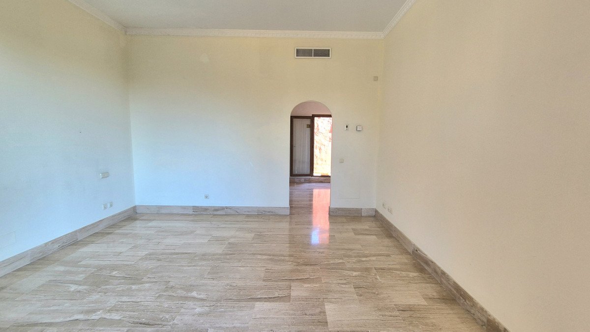 3 Bed Penthouse Duplex in Guadalmina Baja
