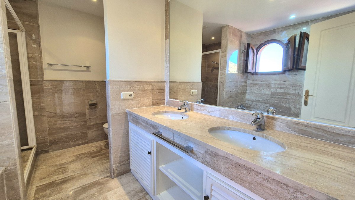 3 Bed Penthouse Duplex in Guadalmina Baja