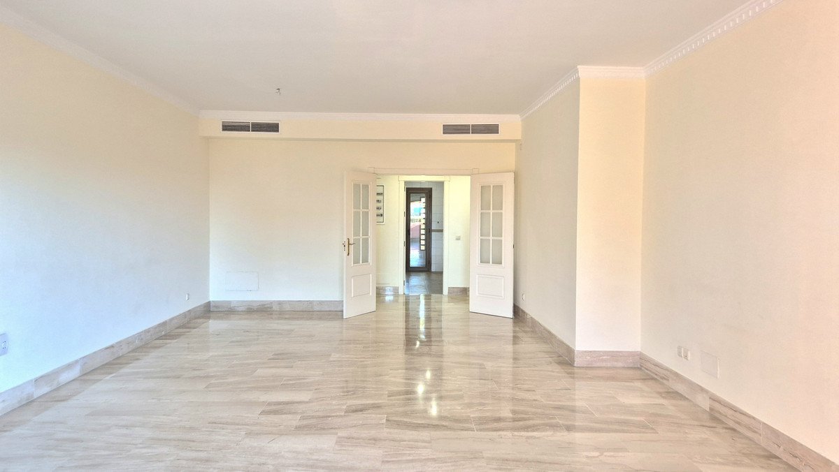 3 Bed Penthouse Duplex in Guadalmina Baja