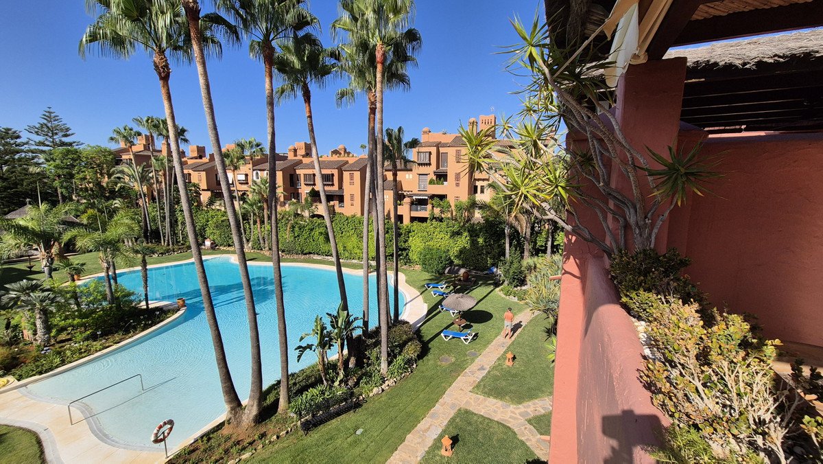 3 Bed Penthouse Duplex in Guadalmina Baja