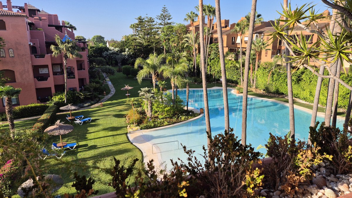3 Bed Penthouse Duplex in Guadalmina Baja