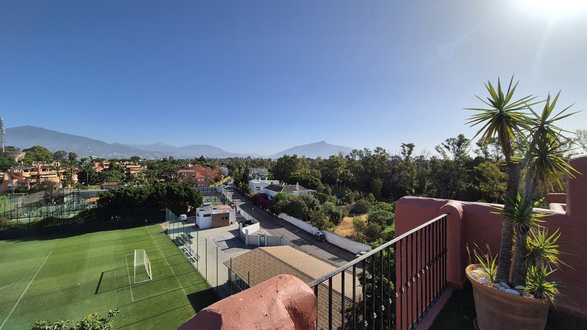 3 Bed Penthouse Duplex in Guadalmina Baja