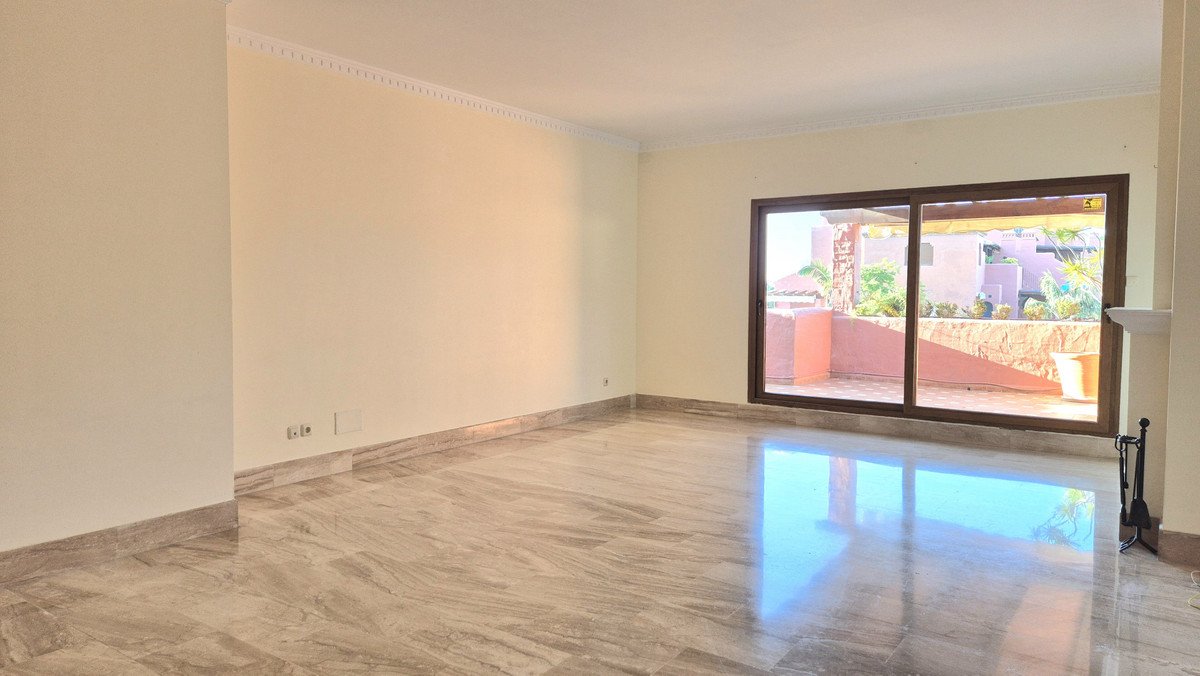 3 Bed Penthouse Duplex in Guadalmina Baja