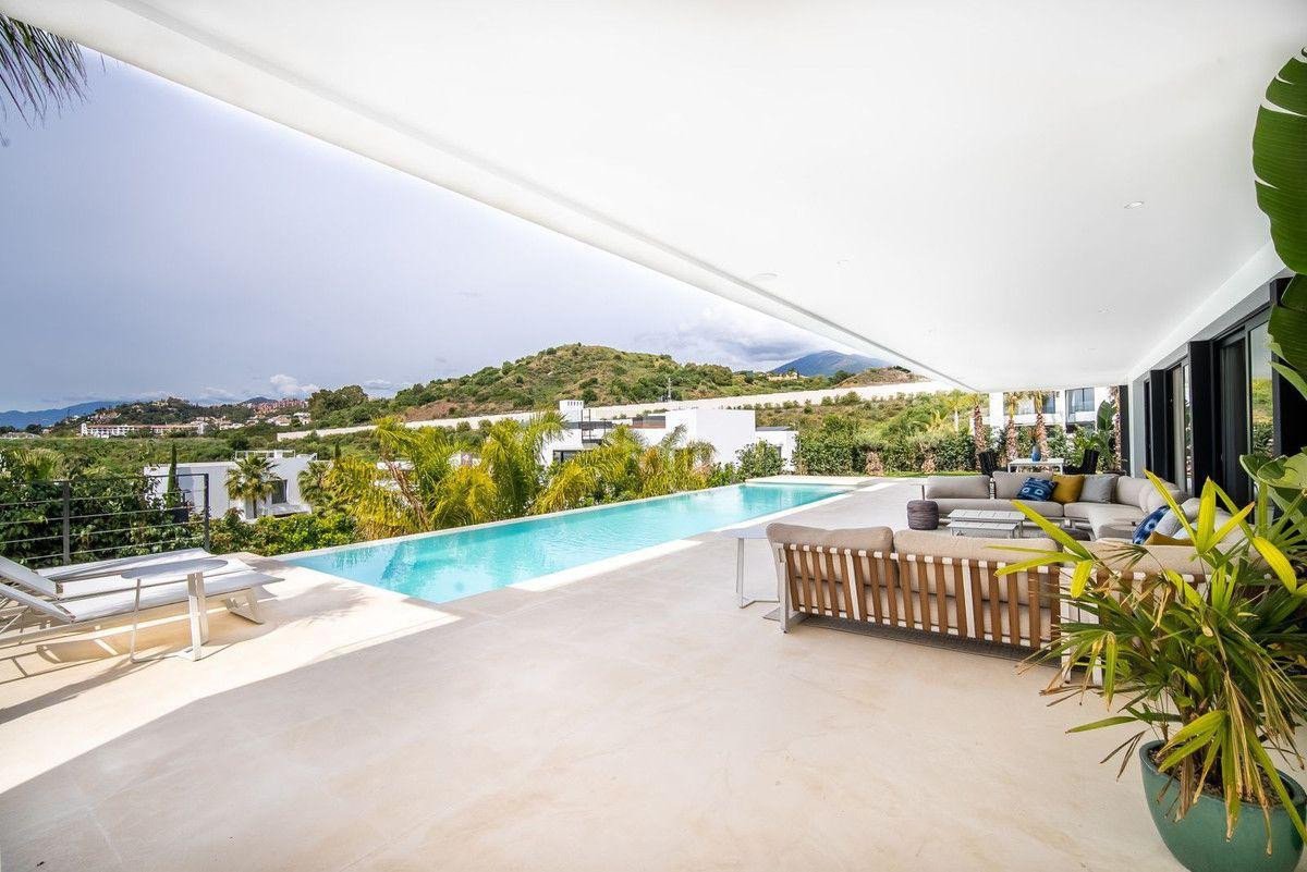 6 Bed Detached Villa in Nueva Andalucía
