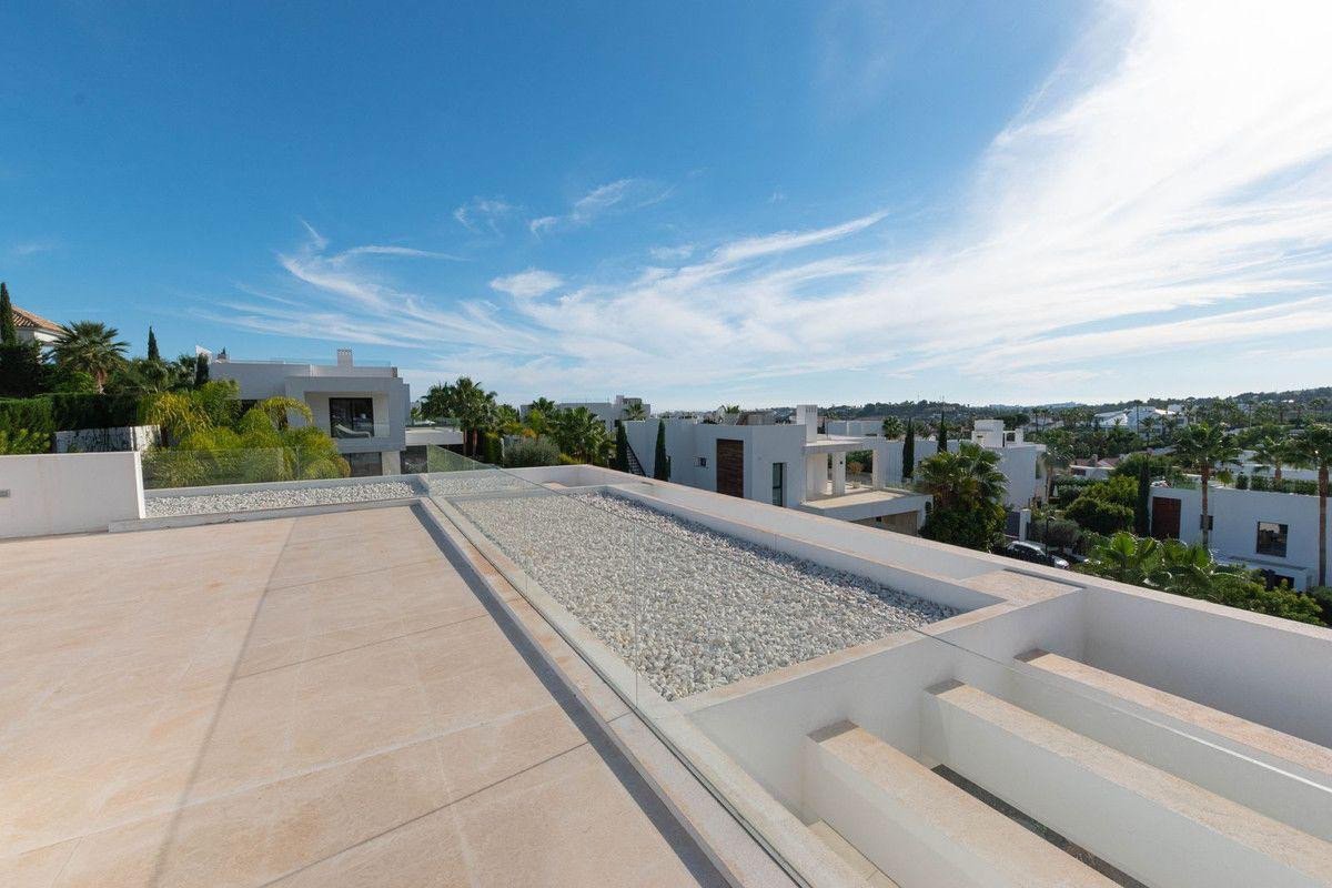 6 Bed Detached Villa in Nueva Andalucía