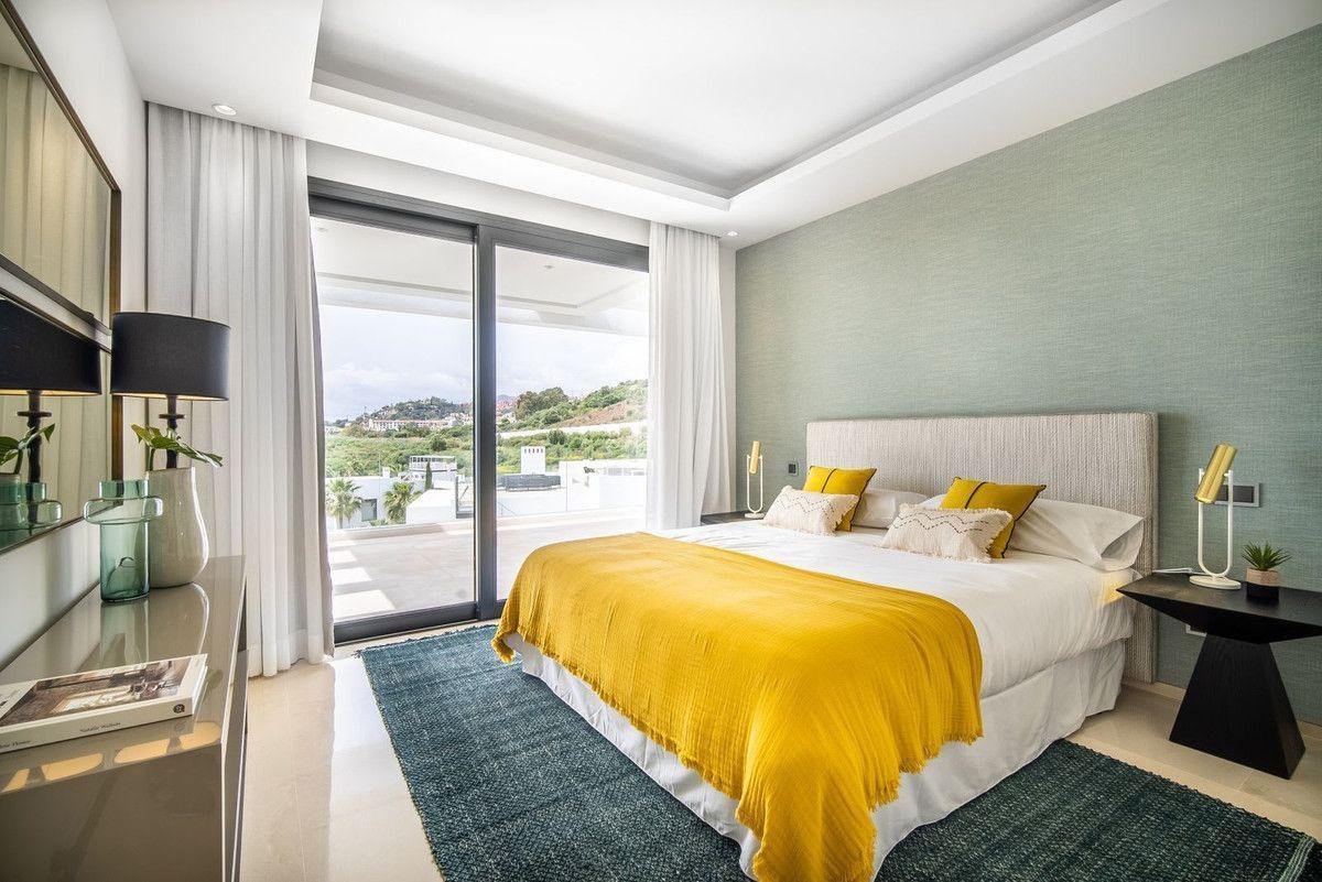6 Bed Detached Villa in Nueva Andalucía