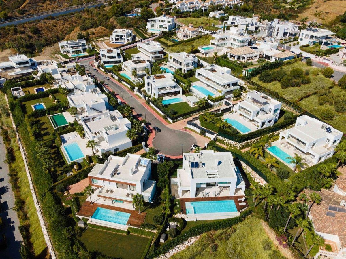 6 Bed Detached Villa in Nueva Andalucía