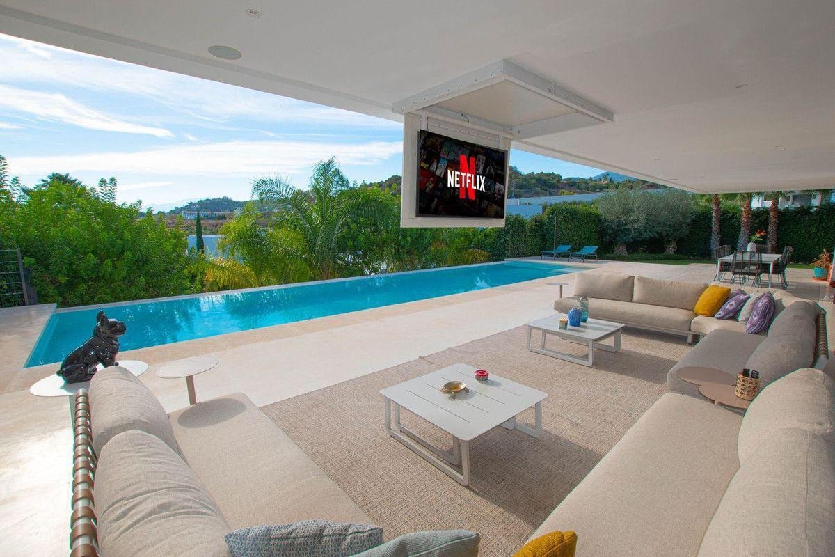 6 Bed Detached Villa in Nueva Andalucía
