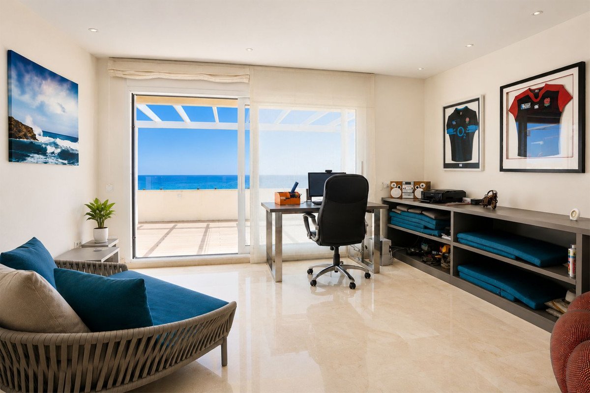 5 Bed Penthouse Duplex in Cabopino