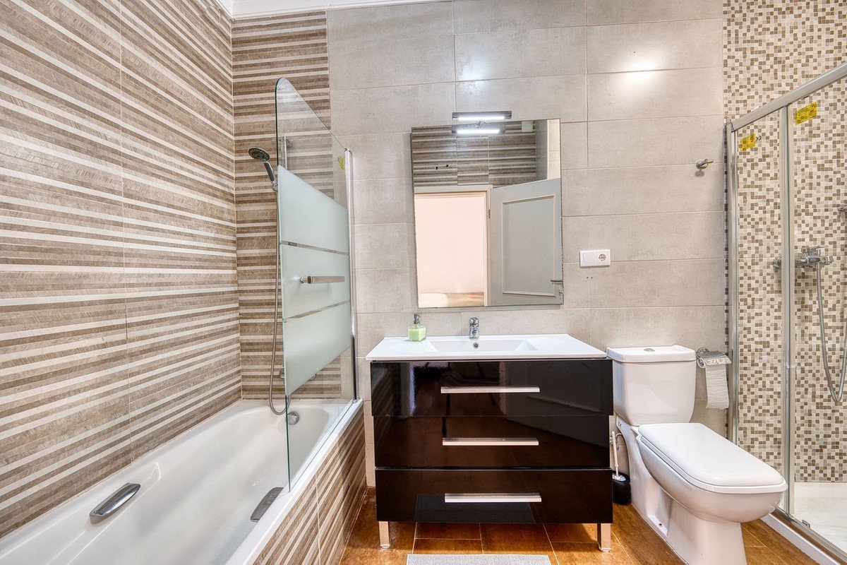 8 Bed Detached Villa in Elviria