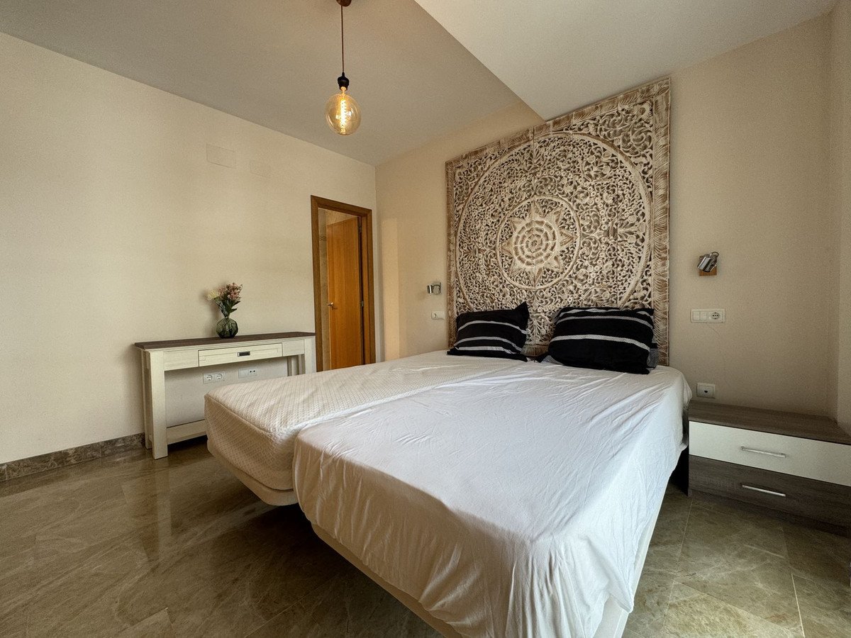 2 Bed Middle Floor Apartment in Estepona