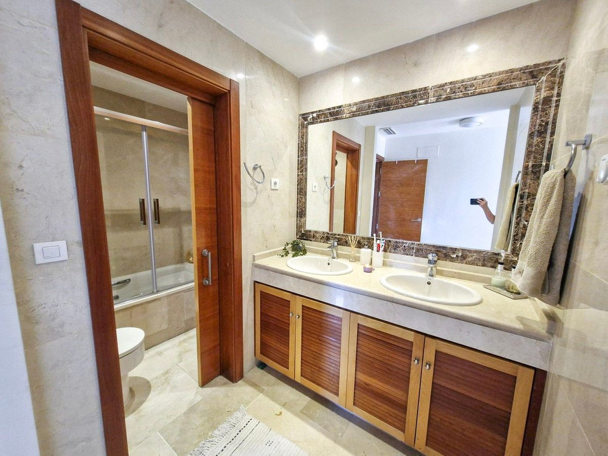 3 Bed Semi-Detached House in Estepona