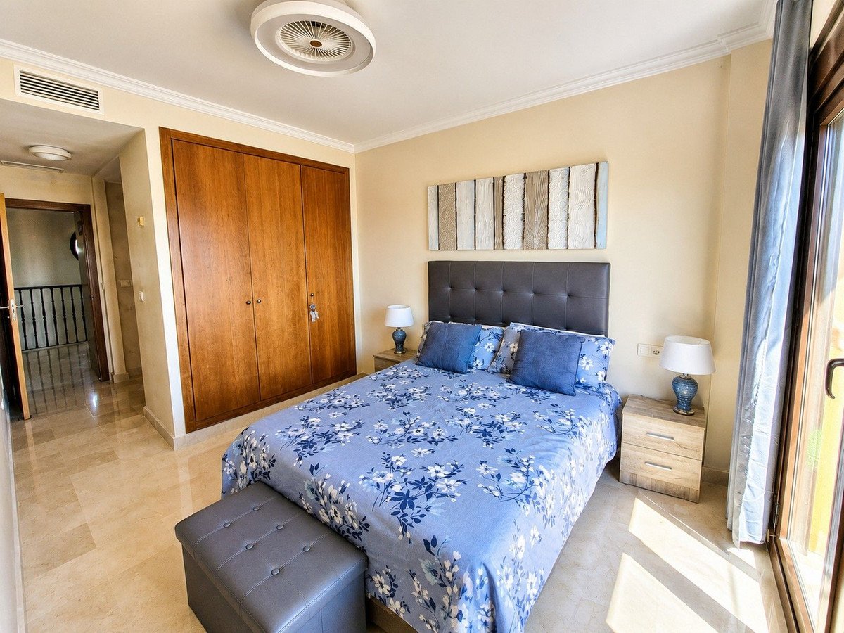 3 Bed Semi-Detached House in Estepona