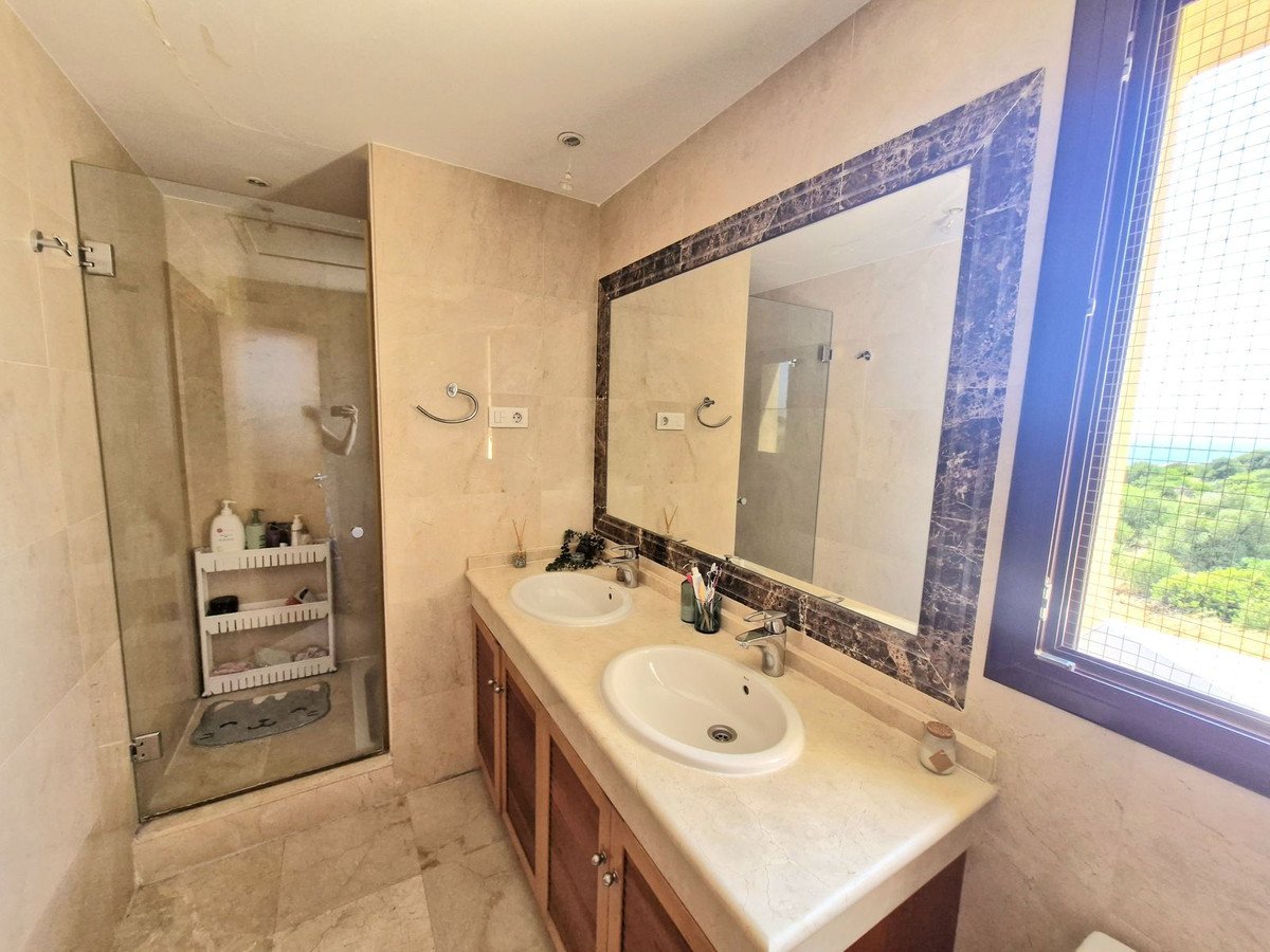 3 Bed Semi-Detached House in Estepona