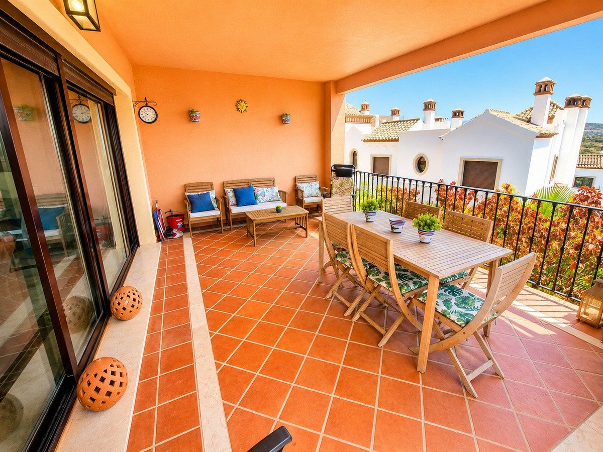 3 Bed Semi-Detached House in Estepona