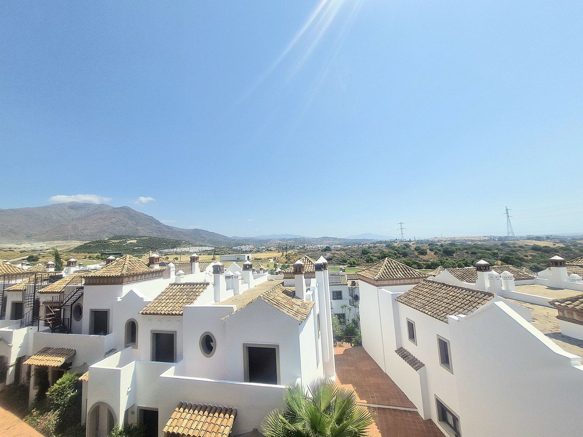 3 Bed Semi-Detached House in Estepona