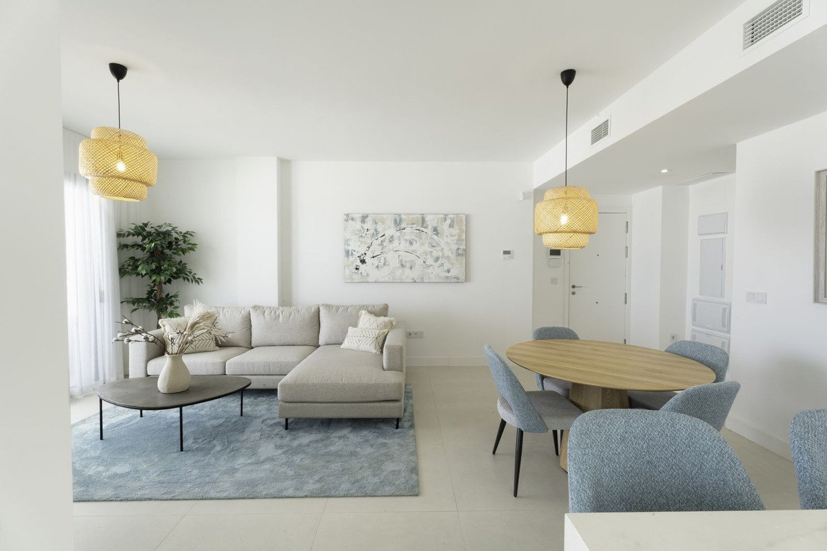 3 Bed Middle Floor Apartment in El Higueral