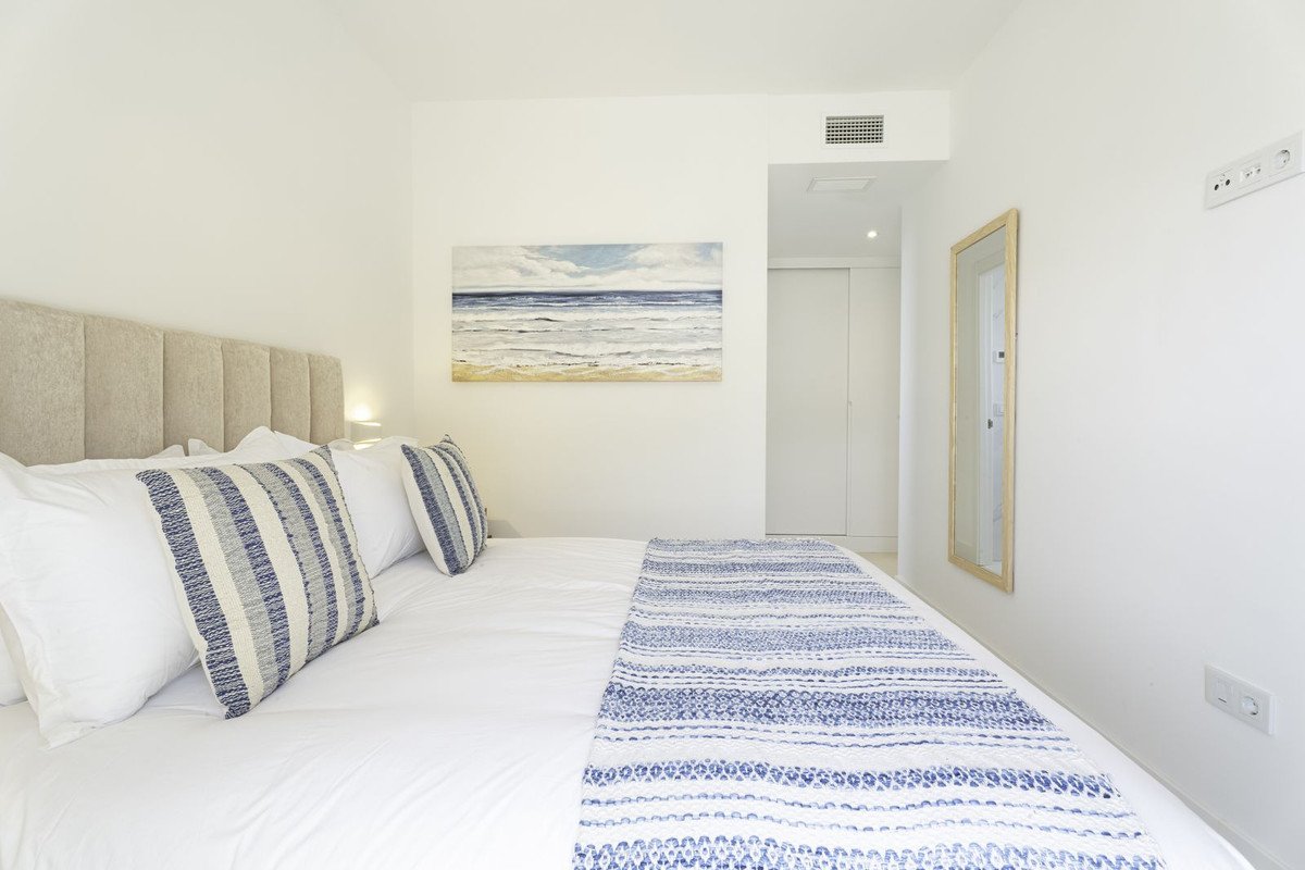 3 Bed Middle Floor Apartment in El Higueral