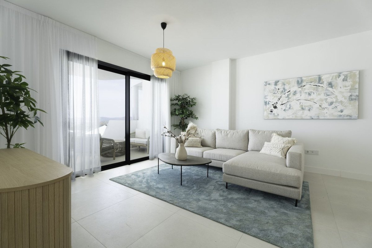 3 Bed Middle Floor Apartment in El Higueral