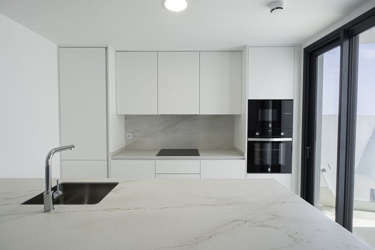 3 Bed Middle Floor Apartment in El Higueral