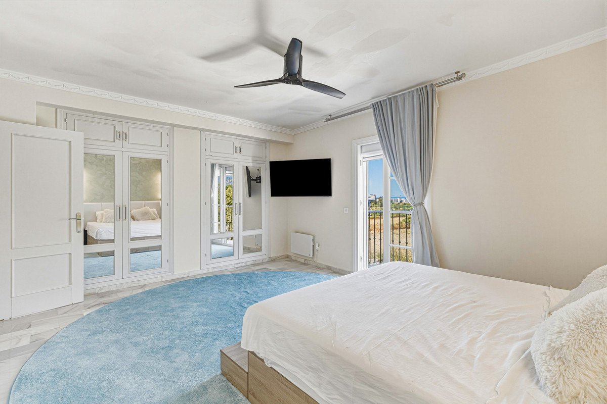5 Bed Townhouse in Cancelada