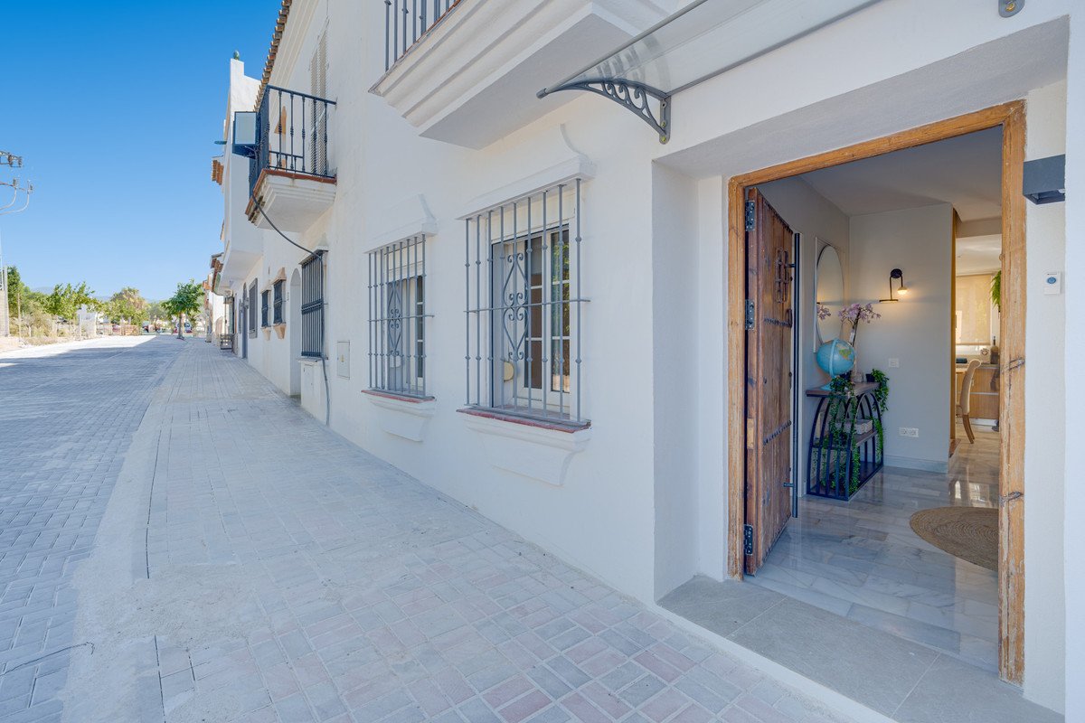 5 Bed Townhouse in Cancelada