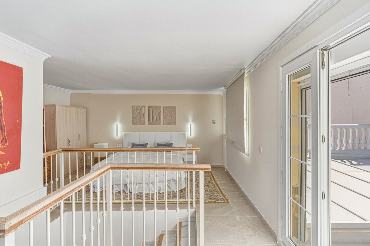 5 Bed Townhouse in Cancelada