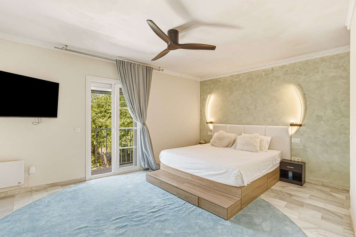 5 Bed Townhouse in Cancelada