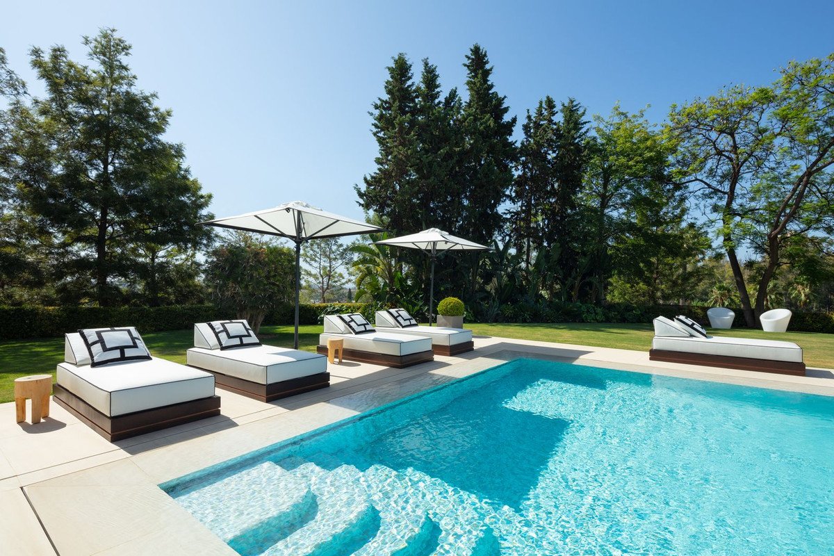 6 Bed Detached Villa in Aloha