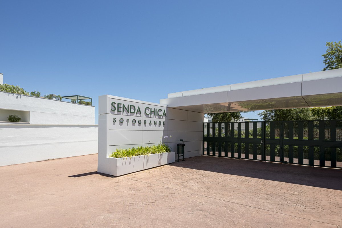 4 Bed Middle Floor Apartment in Sotogrande