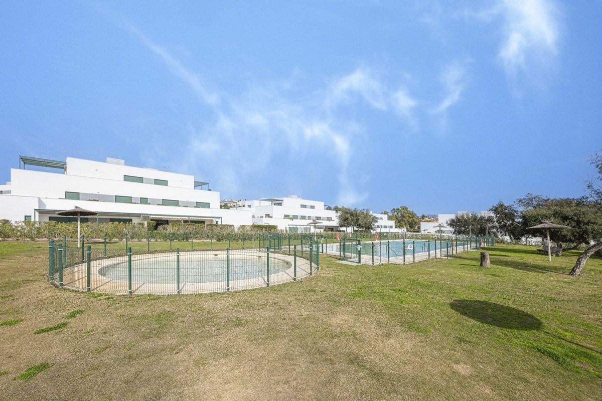 4 Bed Middle Floor Apartment in Sotogrande