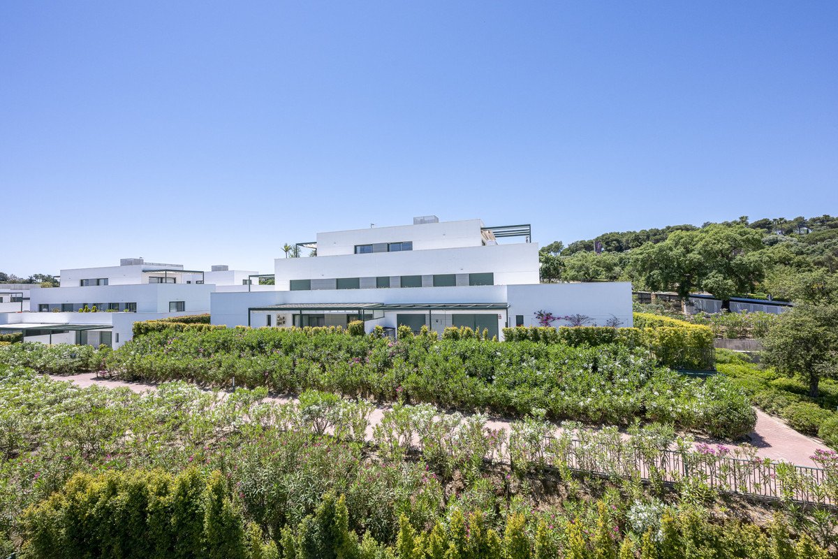 4 Bed Middle Floor Apartment in Sotogrande