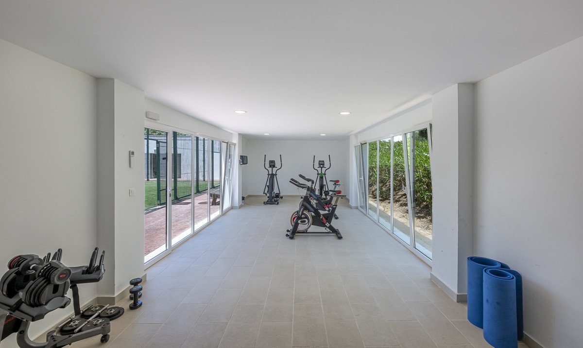 4 Bed Middle Floor Apartment in Sotogrande