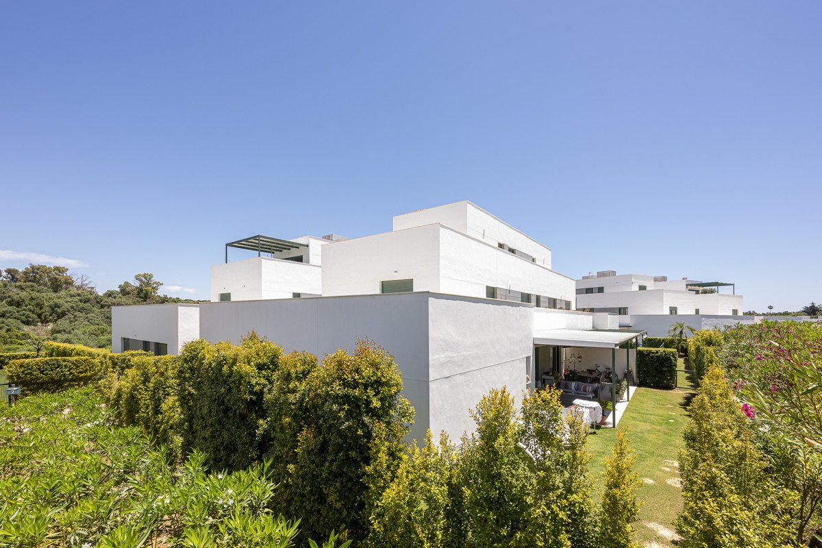 4 Bed Middle Floor Apartment in Sotogrande