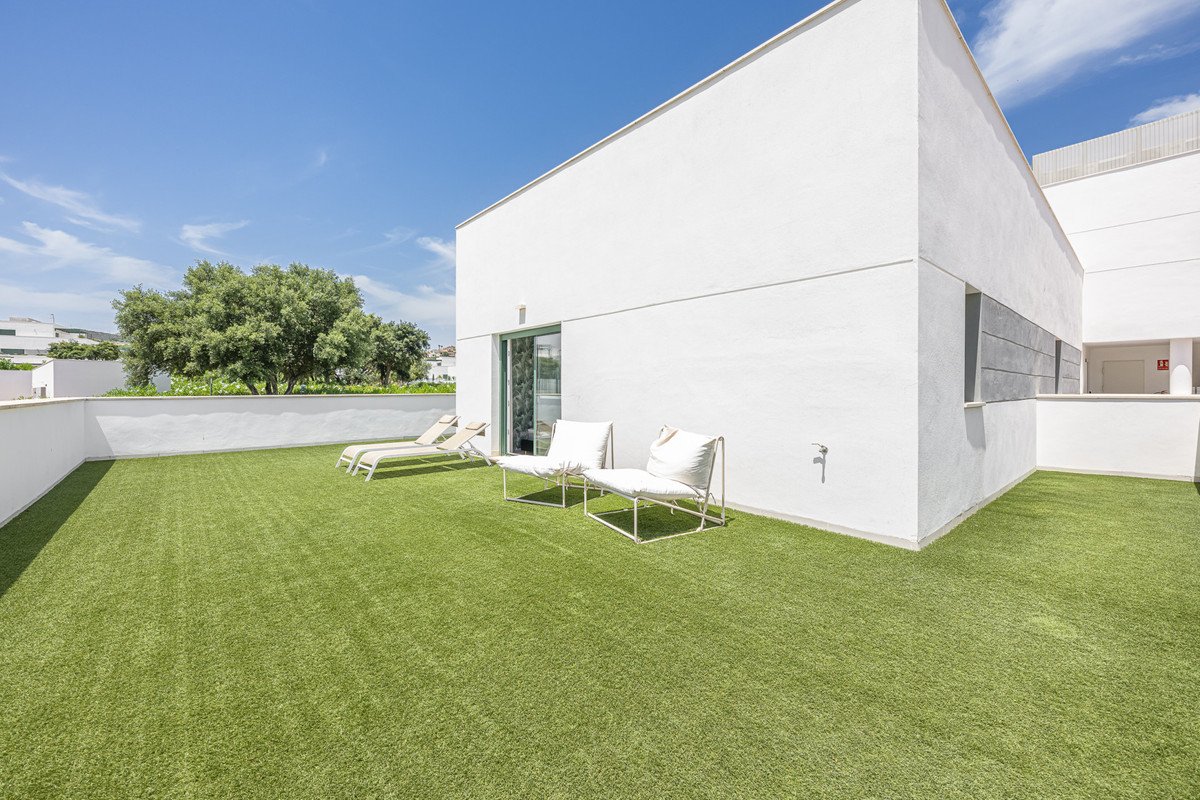 4 Bed Middle Floor Apartment in Sotogrande