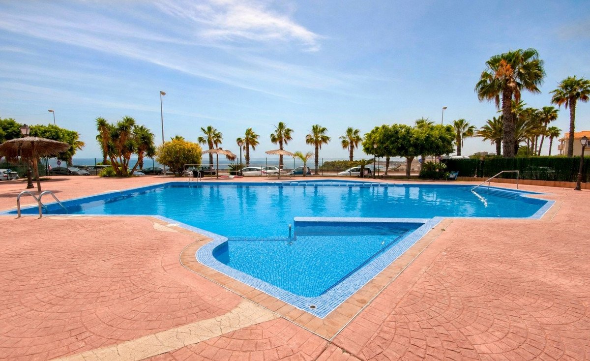 2 Bed Ground Floor Apartment in Orihuela Costa