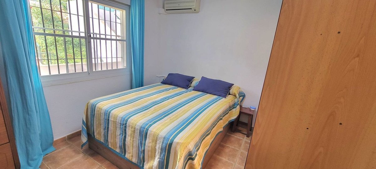 2 Bed Middle Floor Apartment in El Faro
