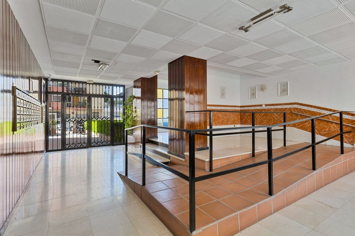 2 Bed Middle Floor Apartment in Los Boliches
