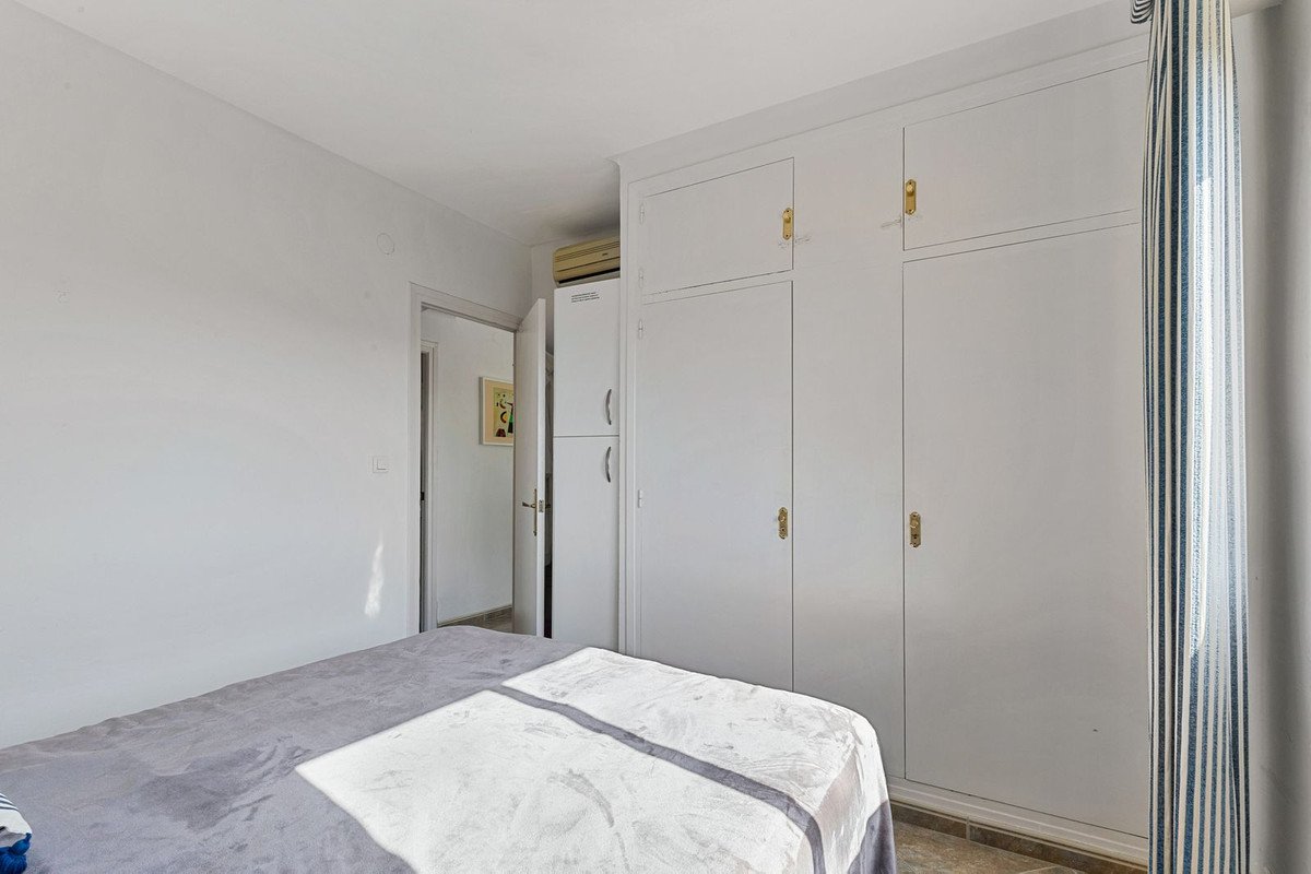 2 Bed Middle Floor Apartment in Los Boliches