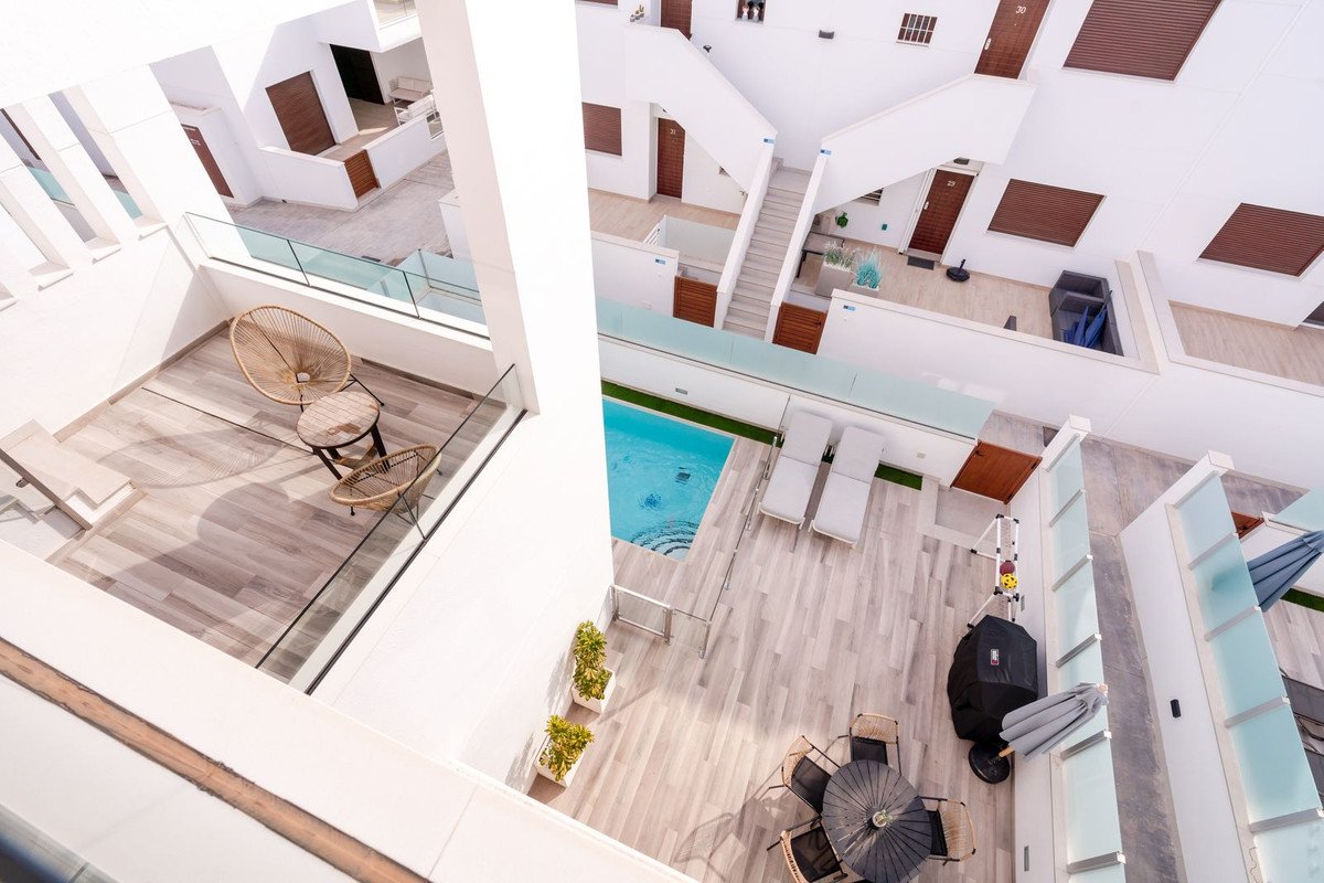 4 Bed Detached Villa in Los Balcones